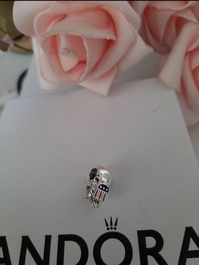 New genuine pandora USA charm