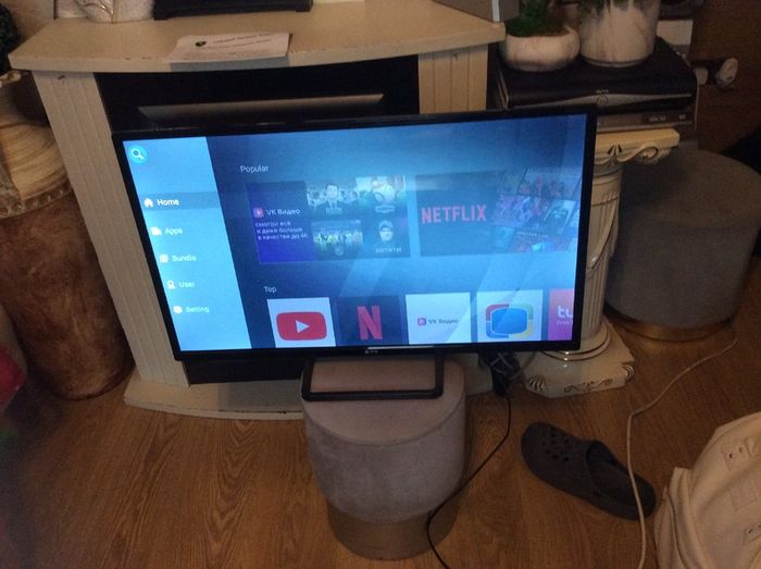 E Star 32 inch Android  LED SMART Television with USB, 2 HDMI, Scart, WIFI connectivity, etc Barely used