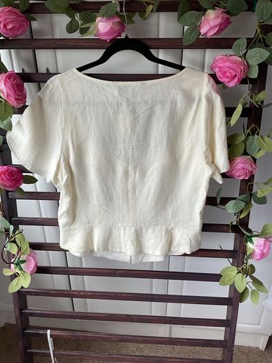 blouse Bnwt cream bell sleeve button front size large