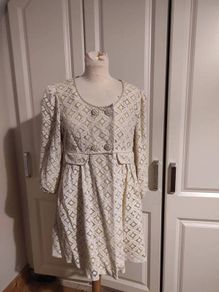 Cream lace jacket with butons