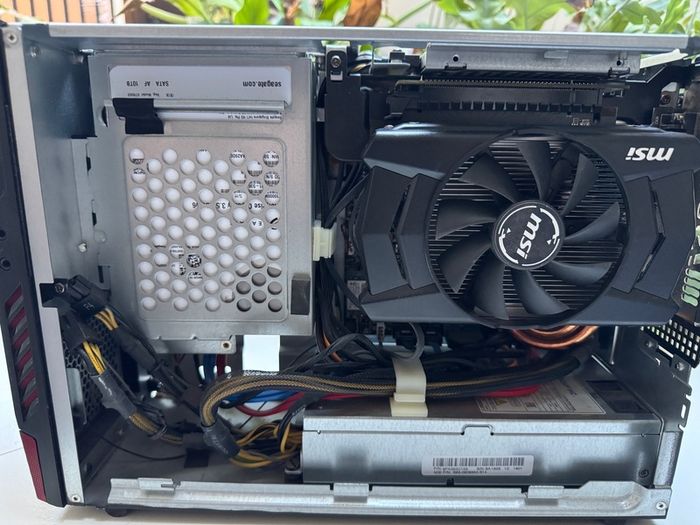 MSI Nightblade i5-6400 Compact Gaming PC