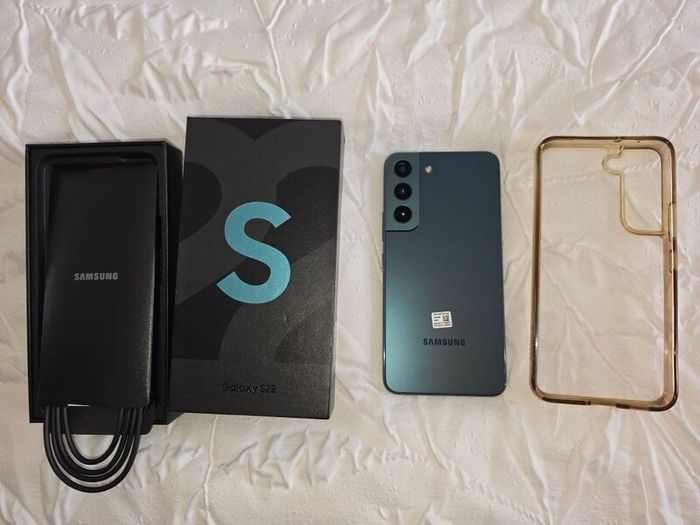 Samsung s22 126gb Practically brand new