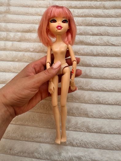 Bratzillaz Magic Night Out Jade JAdore Used Knees a bit loose Please see photos