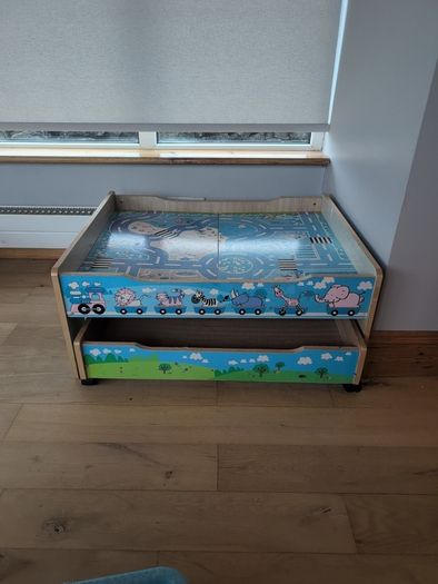 Kids play table