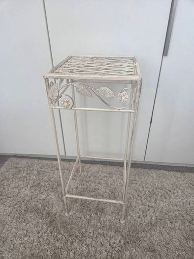 Metal stand