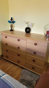 chest of drawers