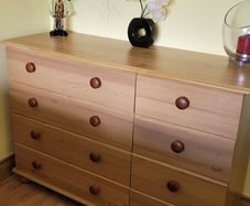 chest of drawers