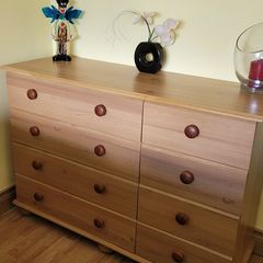 chest of drawers