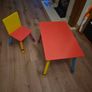 childrens table and chair Image 2