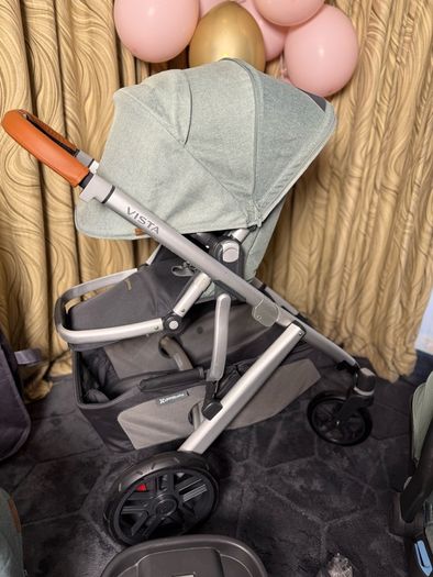 Full travel System Uppababy Vista V2 with car seat and isofix