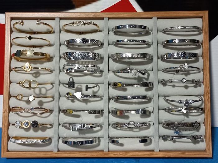 bracelets