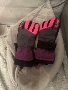ski gloves for ages 7-9
