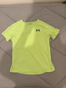Boys under armour t-shirt large