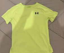 Boys under armour t-shirt large