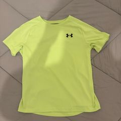 Boys under armour t-shirt large
