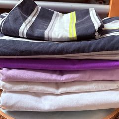 Single duvet cover + pillow case and 4 flat sheets- 15 euro all