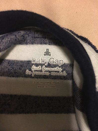 Boys gap top never worn 3/6 mths