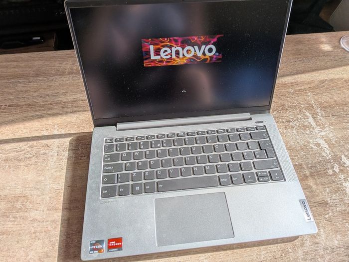 Lenovo Ideapad 5 14" AMD Ryzen 16GB