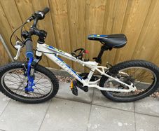 Bicycle - 24" Carrera Luna AS NEW