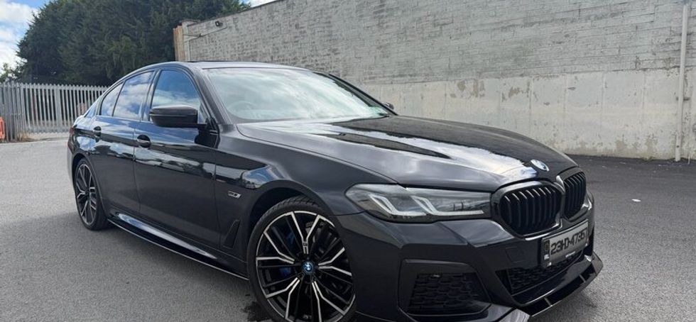 2023 BMW 530e M Sport Pro X Drive,Sunroof, 20 inch