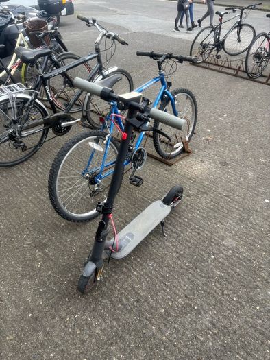 Electric scooter