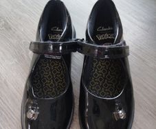 Clarks girls shoes
