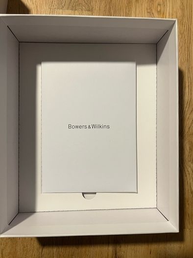 Bower & Wilkins px8 pro wireless headphones