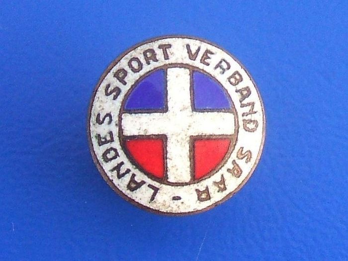 SAAR LANDES SPORT VERBAND (Saar State Sports Association) - a vintage membership enamelled badge