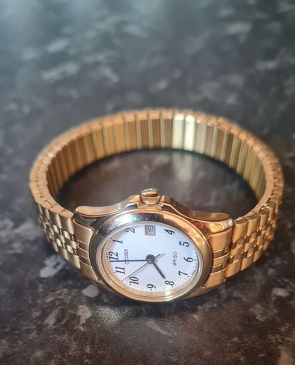Ladies, gold citizens watch like new