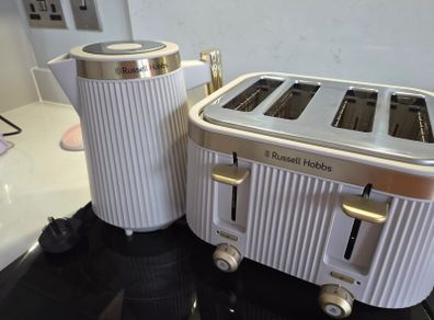 Russell Hobbs Bronte Kettle and Toaste
