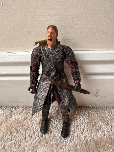2002 Lord Of The Rings The Two Towers Rohirrim Action Figure approx. 16 cm. Used Damaged Loose legs Please see photos