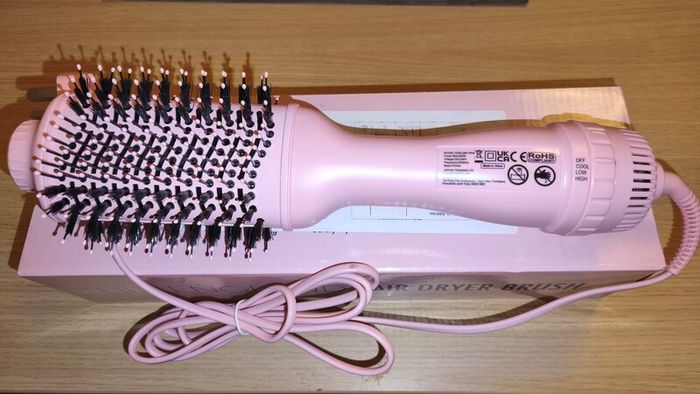 Hair dryer brush Lily England