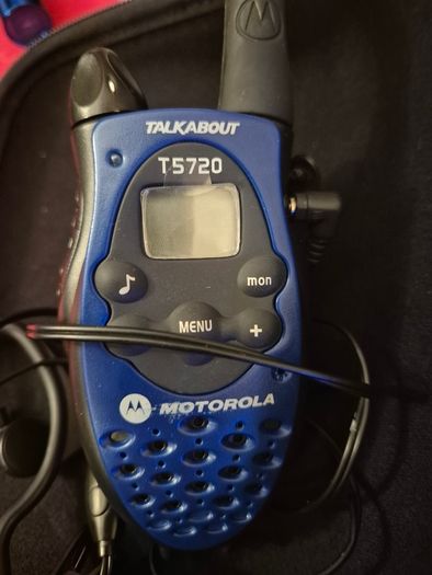 Motorola T5720 FM Walkie Talkie 2 Way Radio