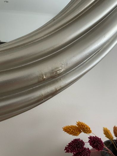 Round mirror