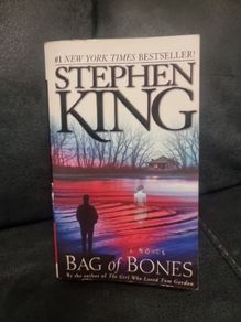 Stephen King. Bag of Bones. First Pocket books edition 1999.