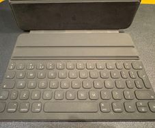 Apple Smart Keyboard Folio