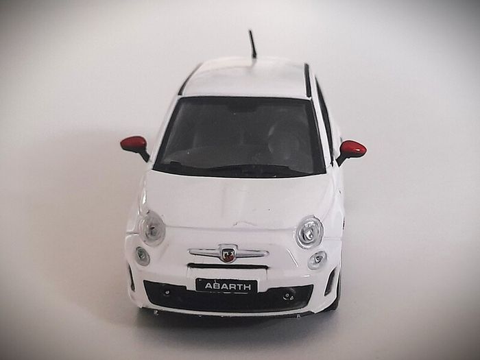 Diecast Model Abarth 500 2008 White - Collectable Motorama 1:43