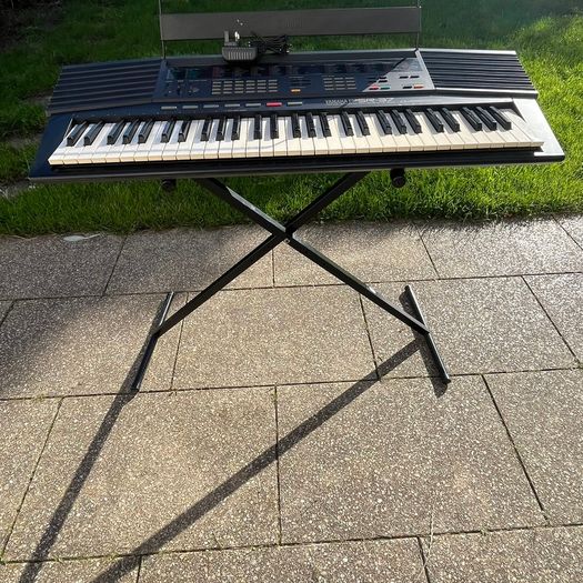 Yamaha PSR-37 Keyboard Power Adaptor - Stand