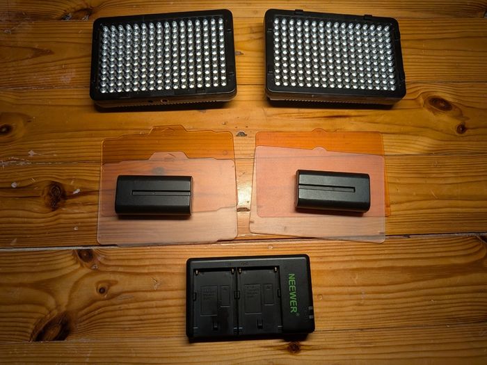 Neewer 176-LED Dimmable Light Panels with 2 x 2600 mAh Lithium Battery, Dual USB Battery Charger