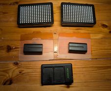 Neewer 176-LED Dimmable Light Panels with 2 x 2600 mAh Lithium Battery, Dual USB Battery Charger