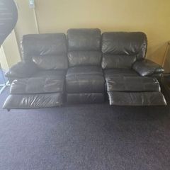Leather Couch 2 Recliners