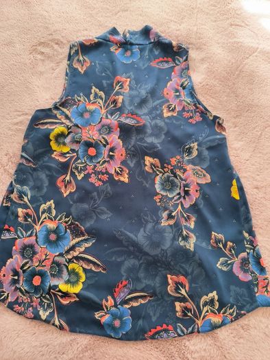 Sleeveless Next top