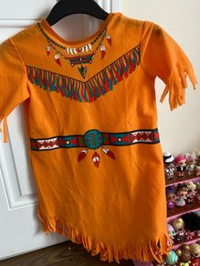 disney pocahontas dress age 5-7 (Halloween)