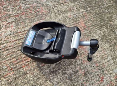 Maxi Cosi Isofix Base and Car Seat