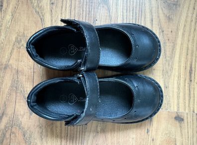 girl's school shoes & boots
