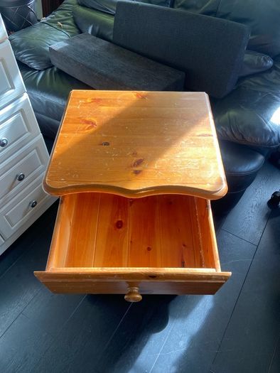 Small Dresser/Bedside Table