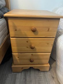Bedside lockers