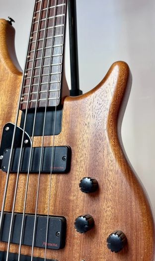 Status 5 String Bass