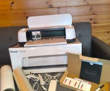 Cricut Maker Champagne Bundle. Immaculate Condition (Used Twice) + Extras
