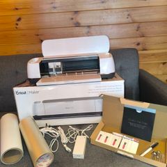 Cricut Maker Champagne Bundle. Immaculate Condition (Used Twice) + Extras